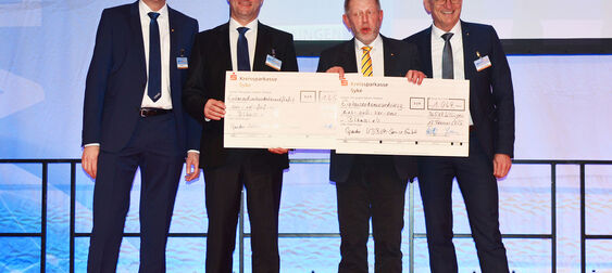 Bild zu: DECHOW rettet Büromöbel vor Sperrmüll: 2.500,00 € für das Kinderkrankenhaus Bilbassi im Senegal